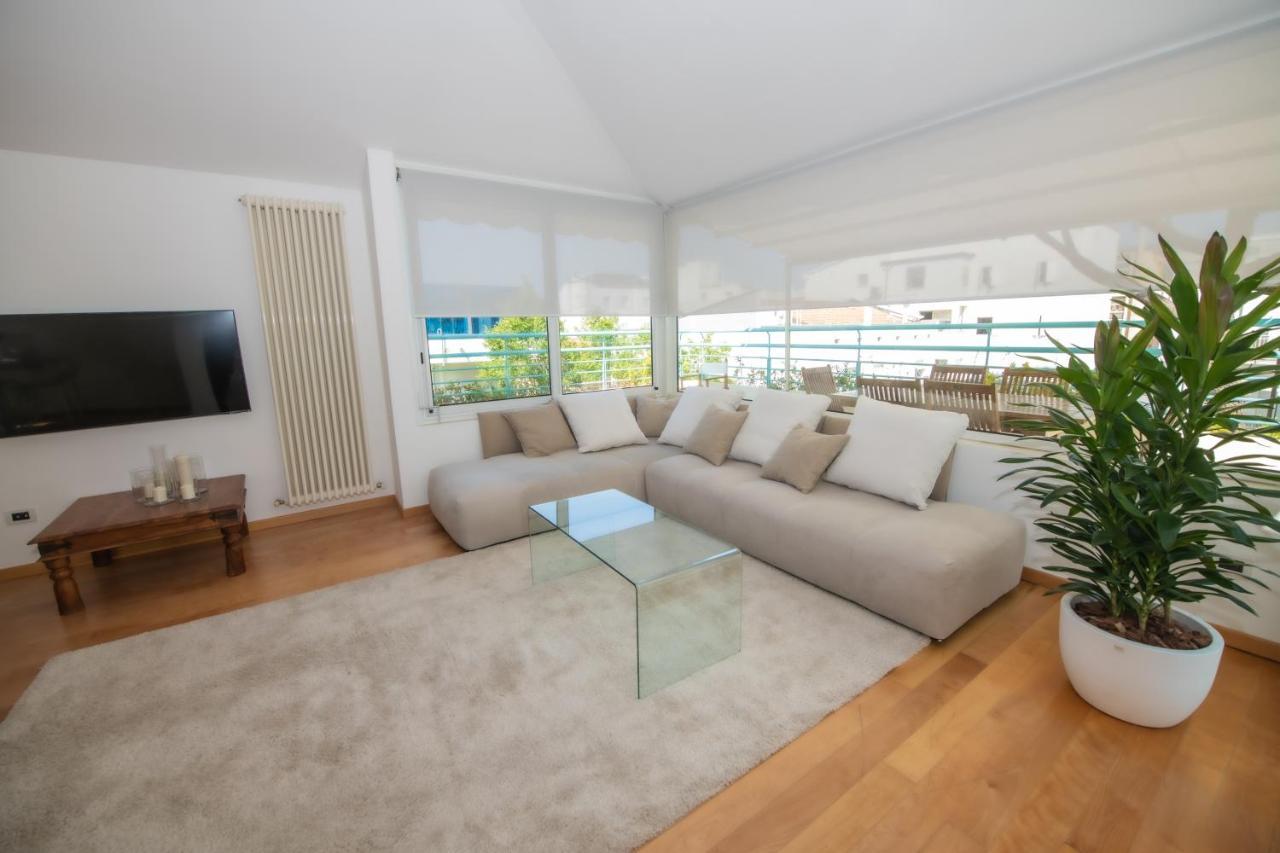 Luxury Suites Collection - Pascoli 13 Riccione Exteriör bild